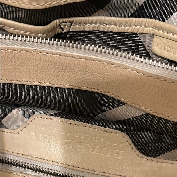 Burberry Cream Patent Leather Crossbody/ Hand Bag- Vintage Project Piece - Picture 17 of 17